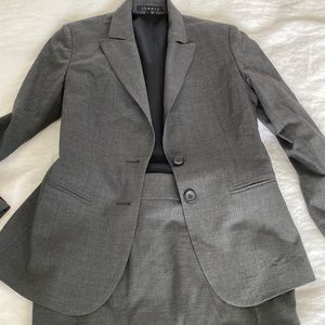 Grey Theory suit in great condition